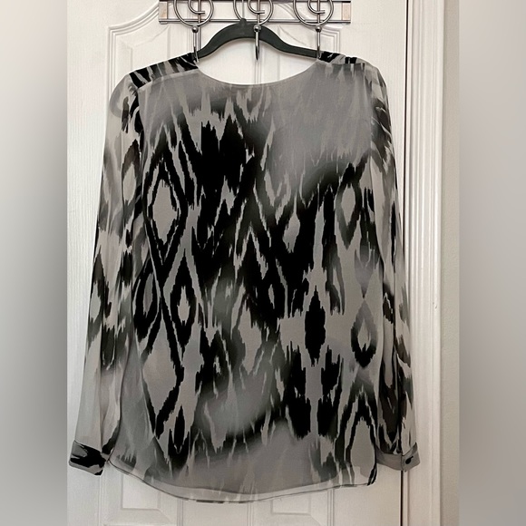 CALVIN KLEIN WOMENS BLOUSE, GREY & WHITE, size medium - Picture 2 of 7